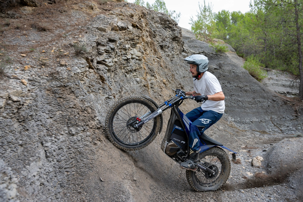 Electric Motion Escape R YM25