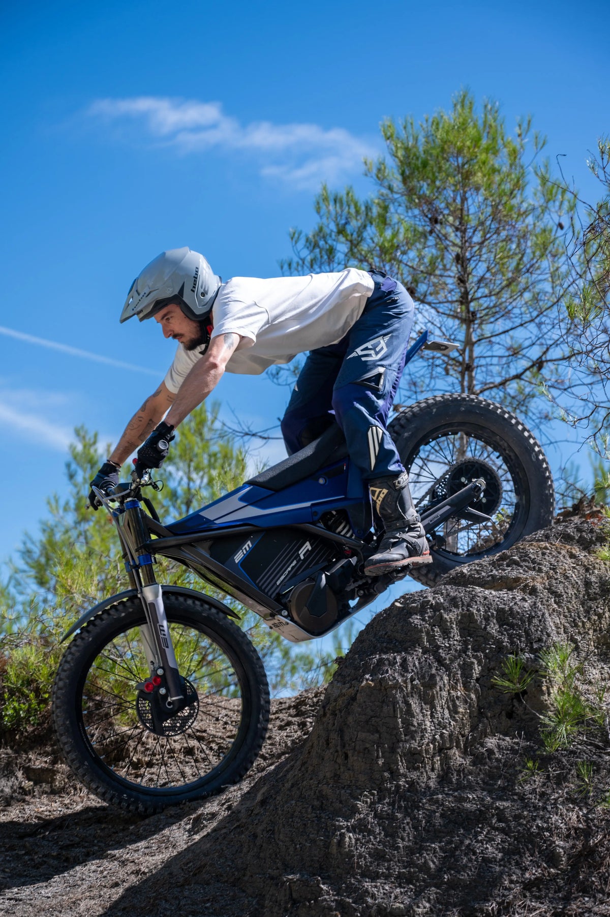 Electric Motion Escape R YM25