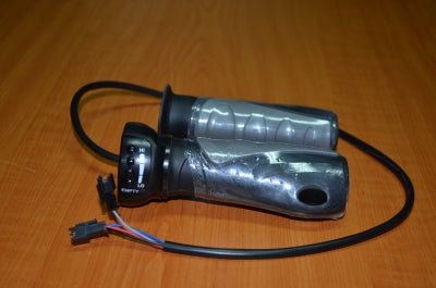 Oset 16" Throttle 24v - Electric Dirt Bikes